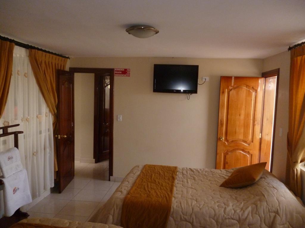 Hostal Fevilamir Ibarra Ngoại thất bức ảnh