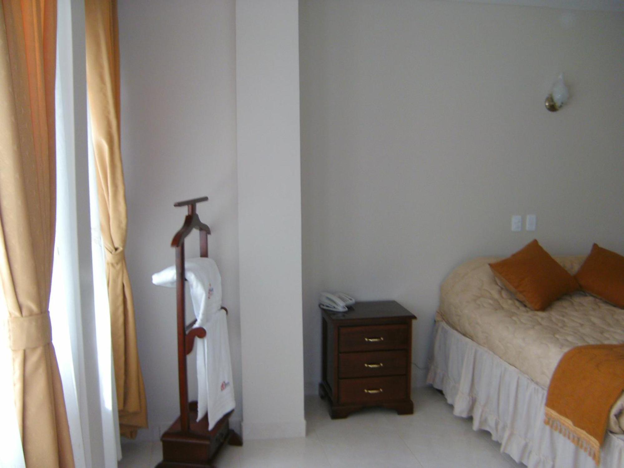 Hostal Fevilamir Ibarra Ngoại thất bức ảnh