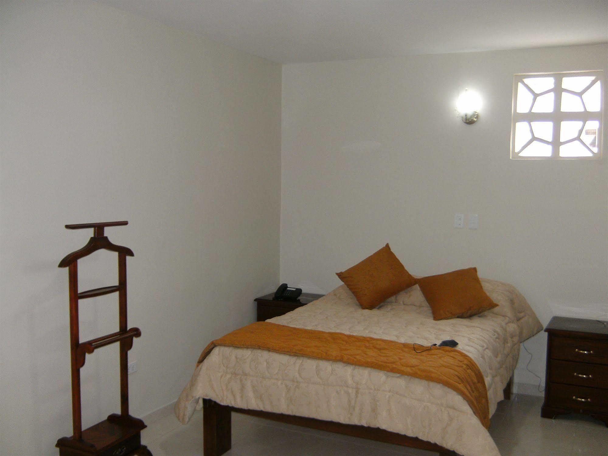 Hostal Fevilamir Ibarra Ngoại thất bức ảnh