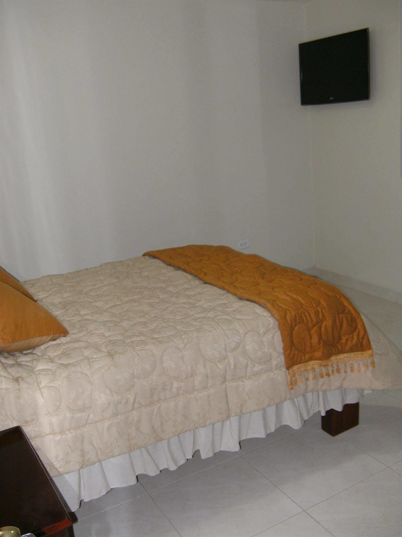 Hostal Fevilamir Ibarra Ngoại thất bức ảnh